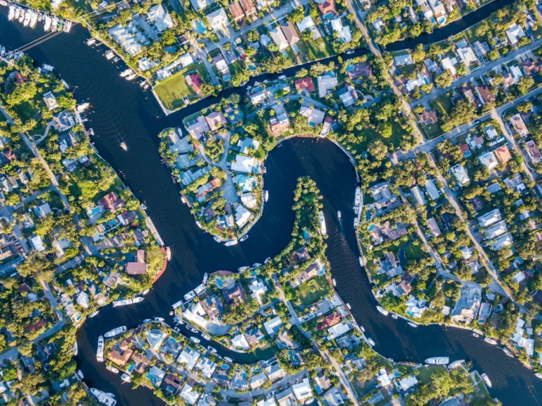 Waterfront homes along the Tarpon River in Fort Lauderdale